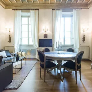 - Orsanmichele View Apartment